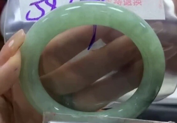 Natural Myanmar Jadeite Bangle 58.5mm Mint Colour