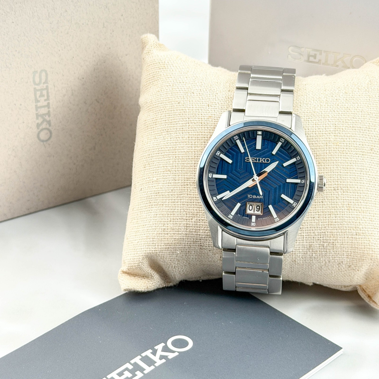 Seiko Essentials SUR559 Men’s Blue Dial Stainless Steel Strap Quartz Watch 40mm