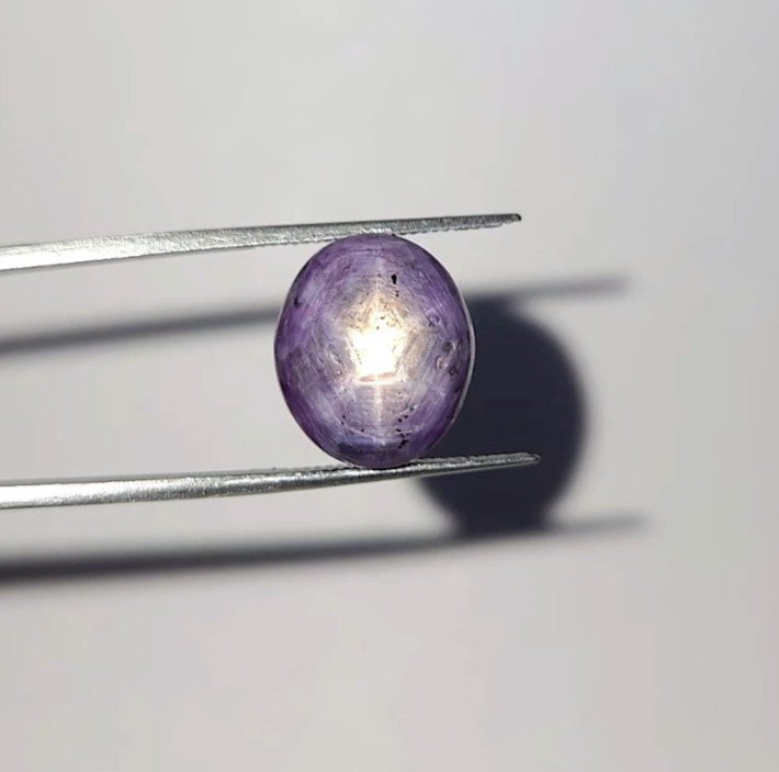 Natural 14.85 Ct Star Sapphire Purple Oval Cabochon untreated loose gemstone