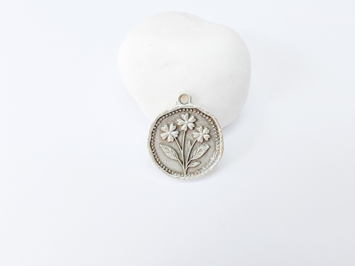 Plant Charms, Flower Pendant, Round Nature Earring Charm, 28x24mm G37402