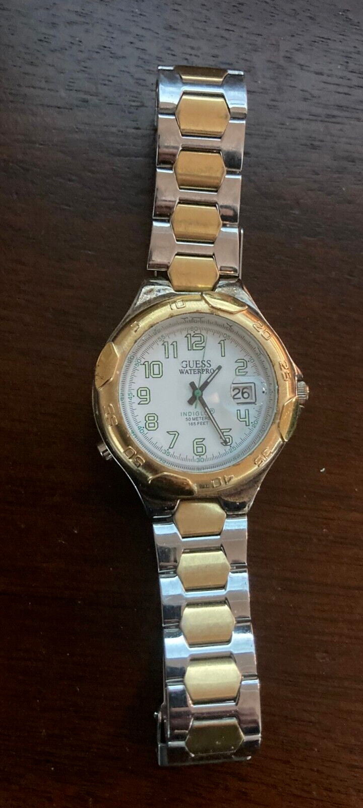 Sporty Guess Waterpro Indiglo Diver’s Watch for depths of 50 meters/165 feet