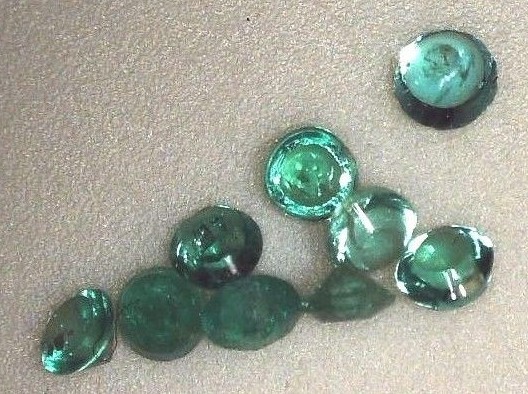 Emerald (1) Round 1.5-2mm Clean to the Eye, Excellent Gloss