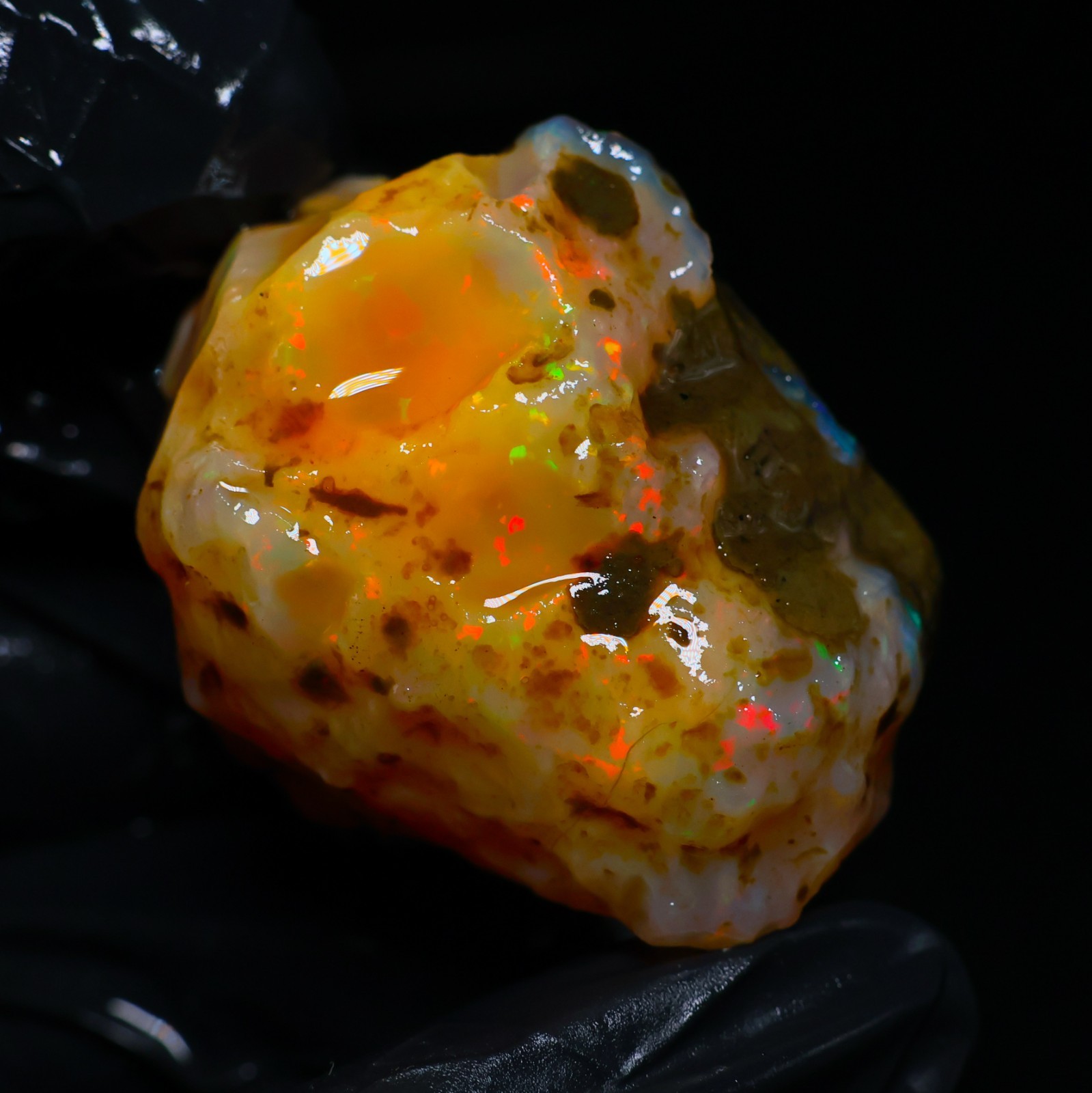 Natural Ethiopian Welo Opal Rough 126.40 Ct Gemstone – Bright Play of Color Fire