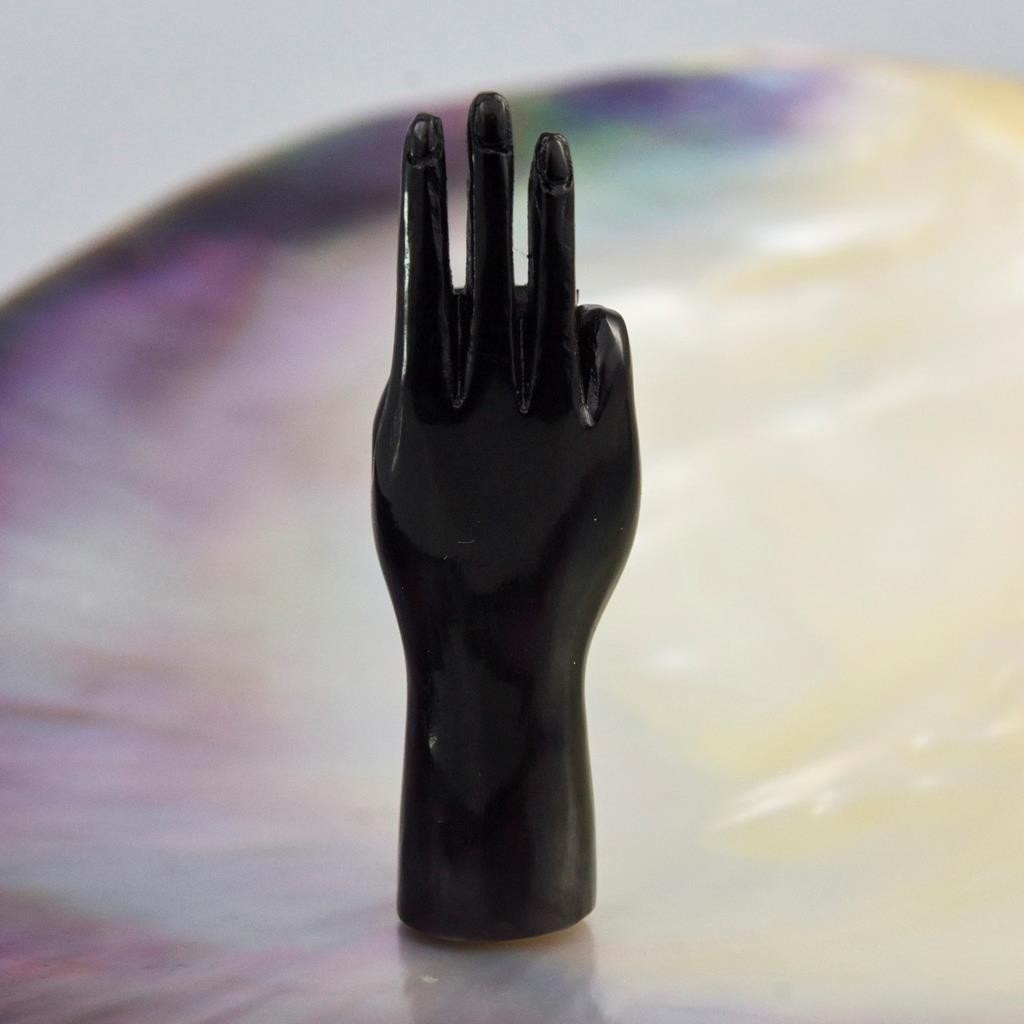 Black Bovine Horn Three-Finger Salute Hand Gesture Carved Jewelry Supply 2.59g