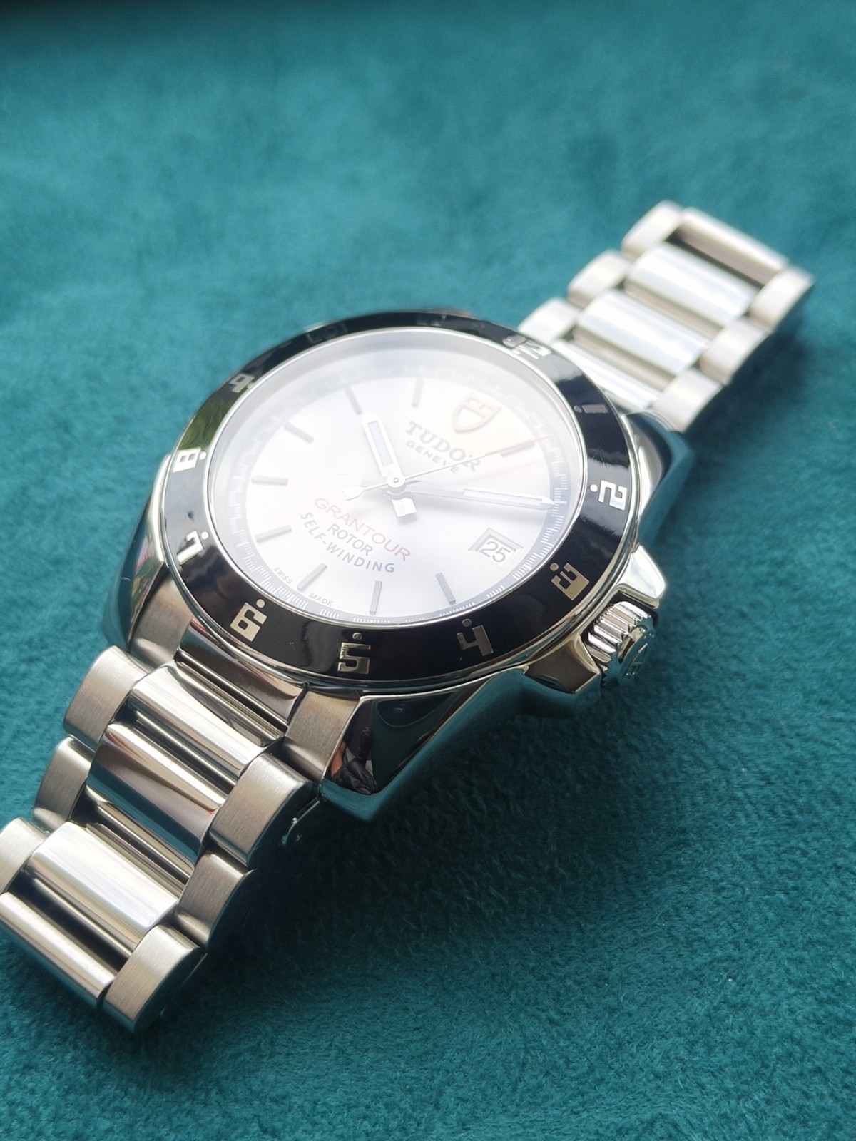Tudor GranTour Date 41mm Special Dial Ref. 20050N Rare Model Good Condition