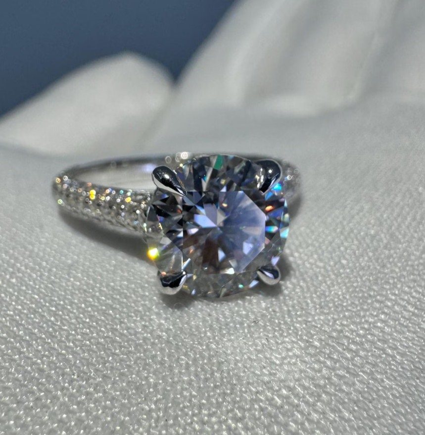 IGI 5.70Ct Round EF/VS1 Lab Grown Diamond Hidden-Halo Wedding Ring Platinum 950