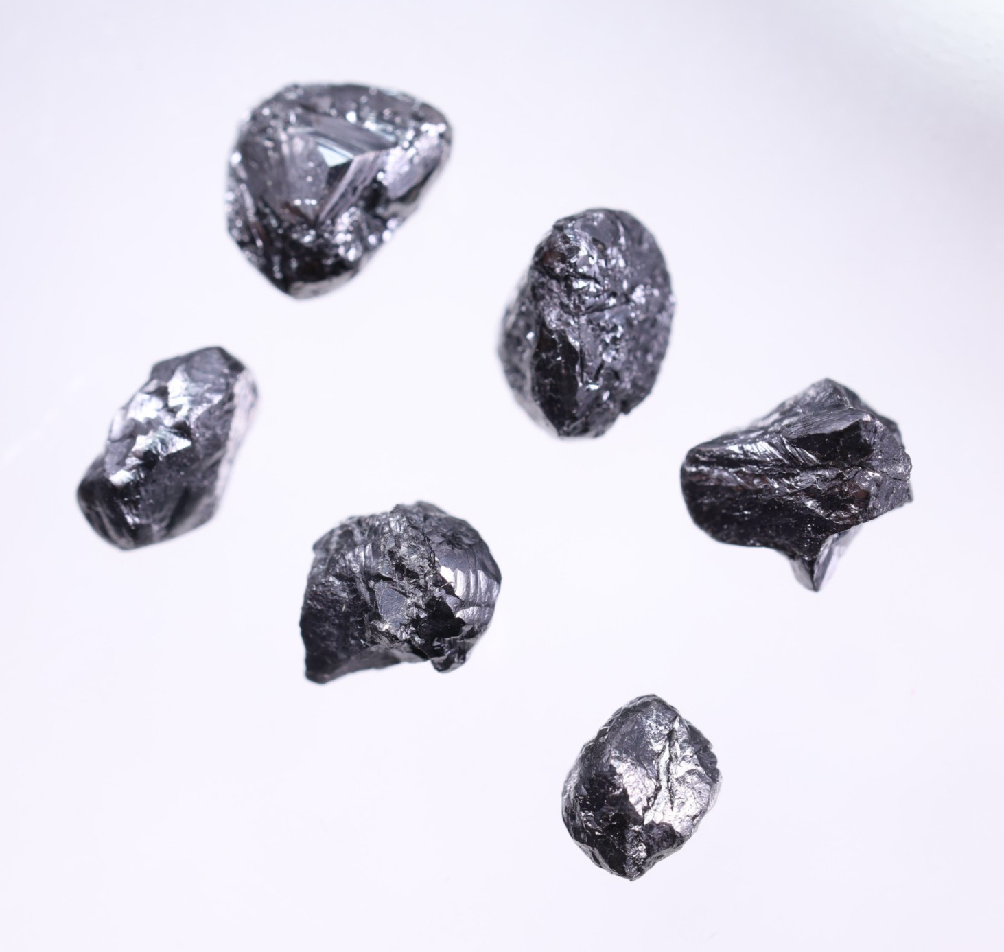 1 to 6pcs Dark Grey-Black Rough Diamond Uncut Natural Diamond for Fine Jewelry.