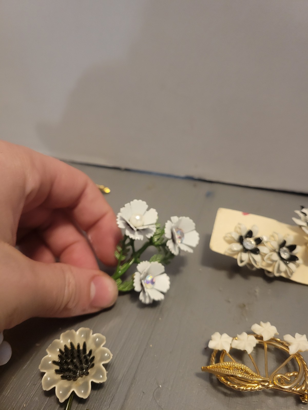 Vintage FLOWER POWER 11 ENAMEL/ METAL BROOCHES PINS And 7 Clip On Earring Pairs