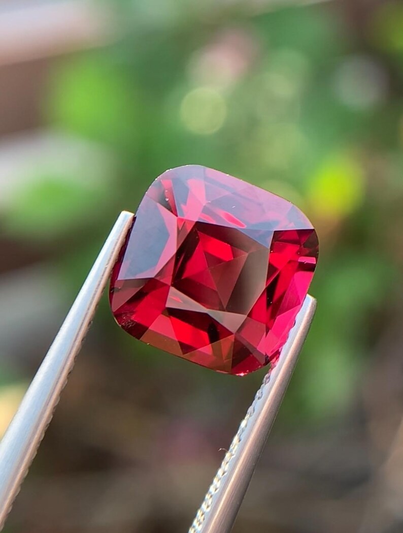 CERTIFIED 6.25 Ct Earth-Mined Natural red Diamond coushion cut LOOSE VVS1/11.8mm