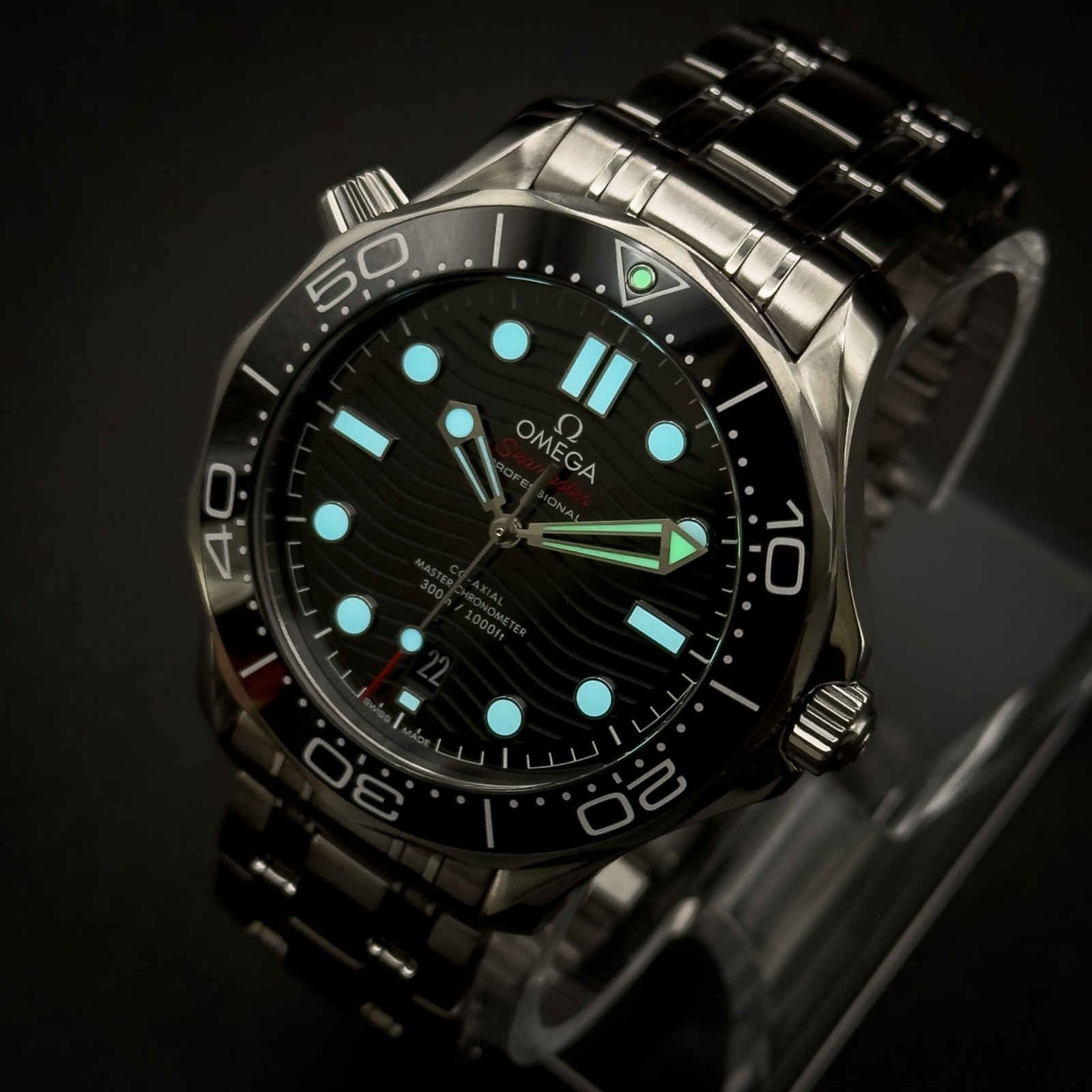 Omega Seamaster Diver 300M Mint Black Wave Dial Complete Set 210.30.42.20.01.001
