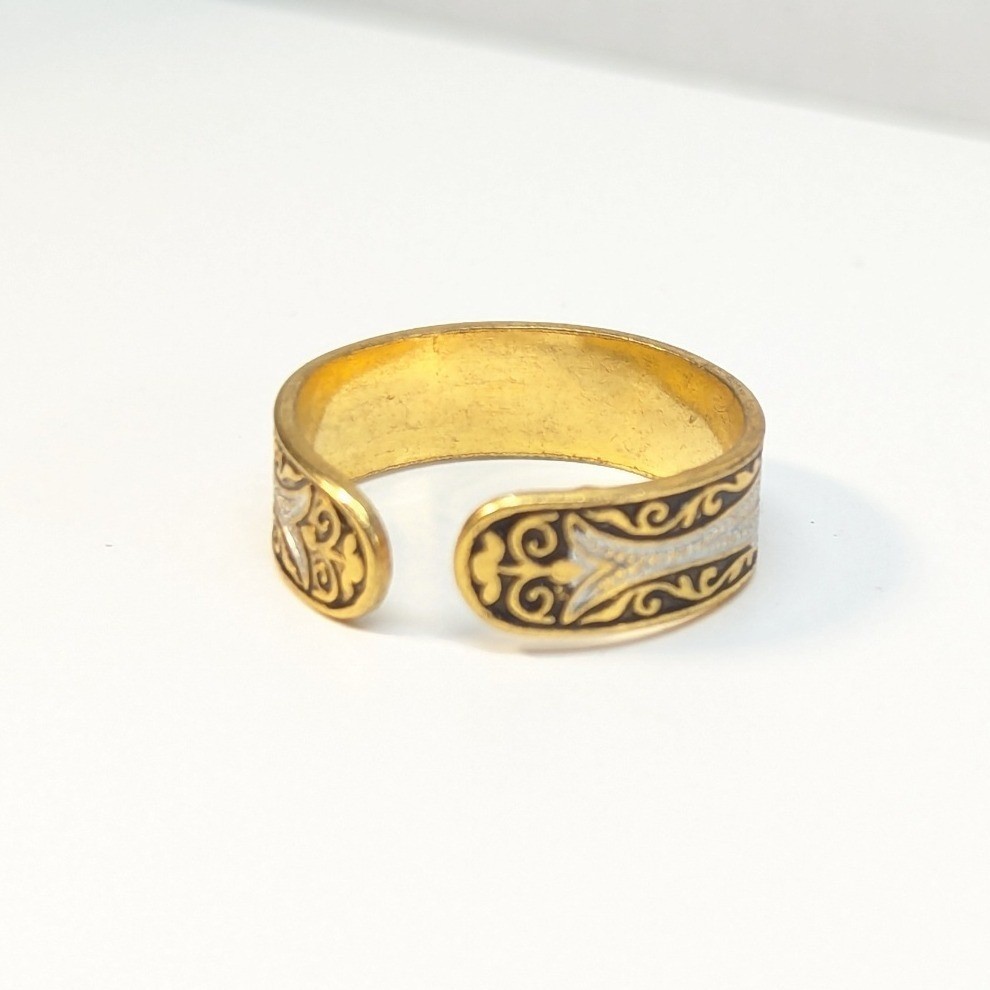 Vintage New Damascene Style Ring Band Size 7 Gold Silver Black Etched Scrollwork