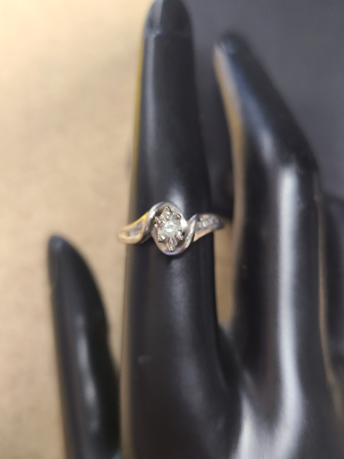 925 Diamond Ring 2.4 Grams Size 7