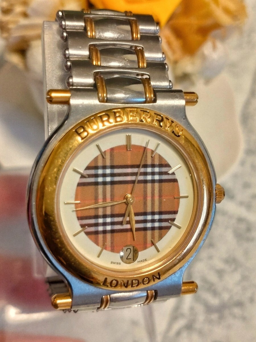 Working Women’s Watch Gold Silver Combination Color Date Horse Logo