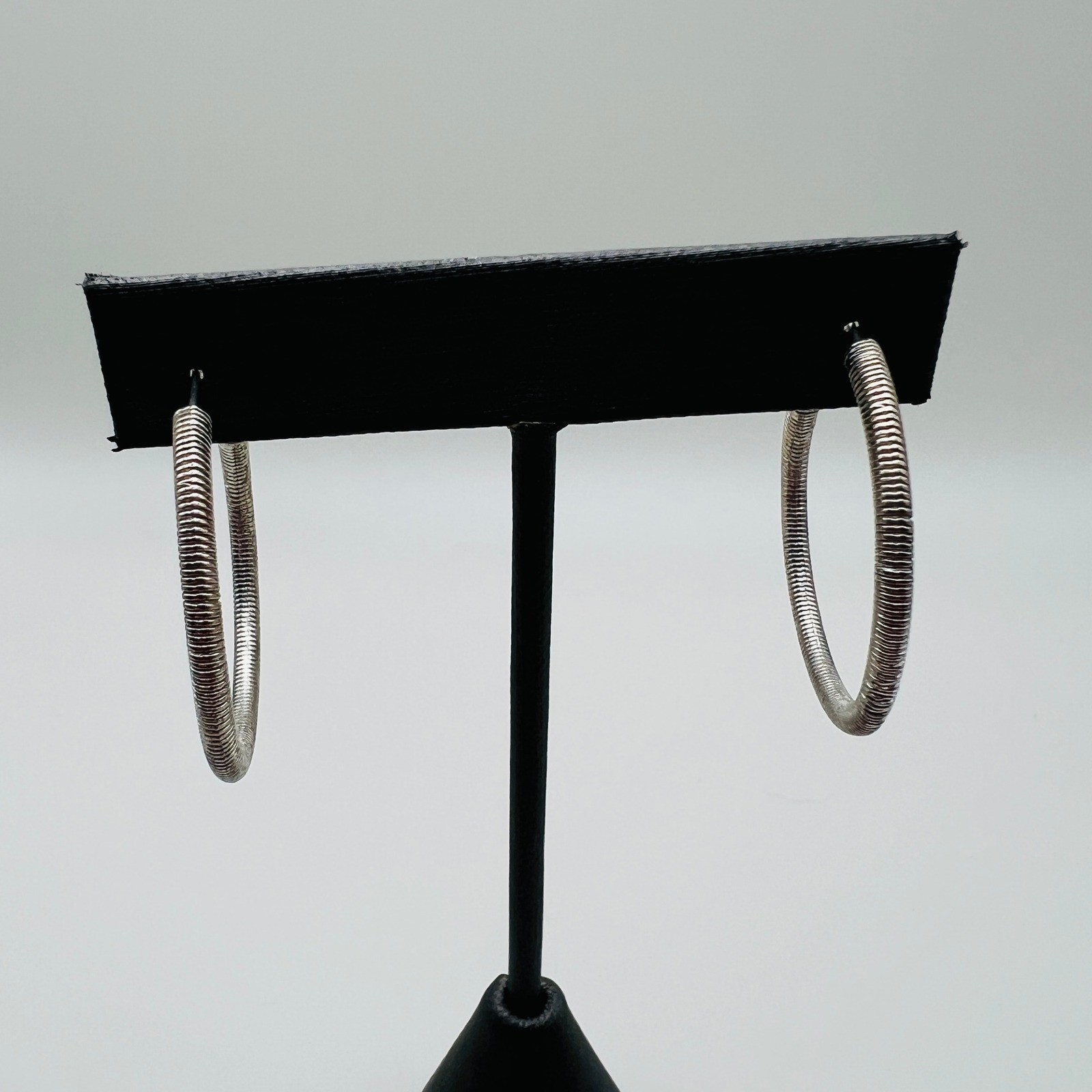 Ribbed Coil Hoop Earrings Medium Silver Tone Latch Back Fashion Jewelry