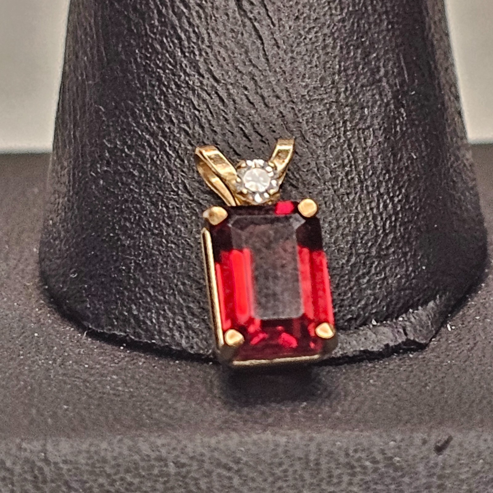 Vintage 10K Gold Emerald Cut Garnet Pendant 7x5mm January Birthstone Estate