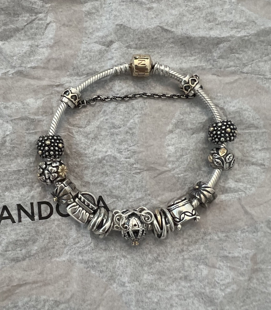 authentic pandora bracelet with charms – Retired – RARE – pre owned Two Tones