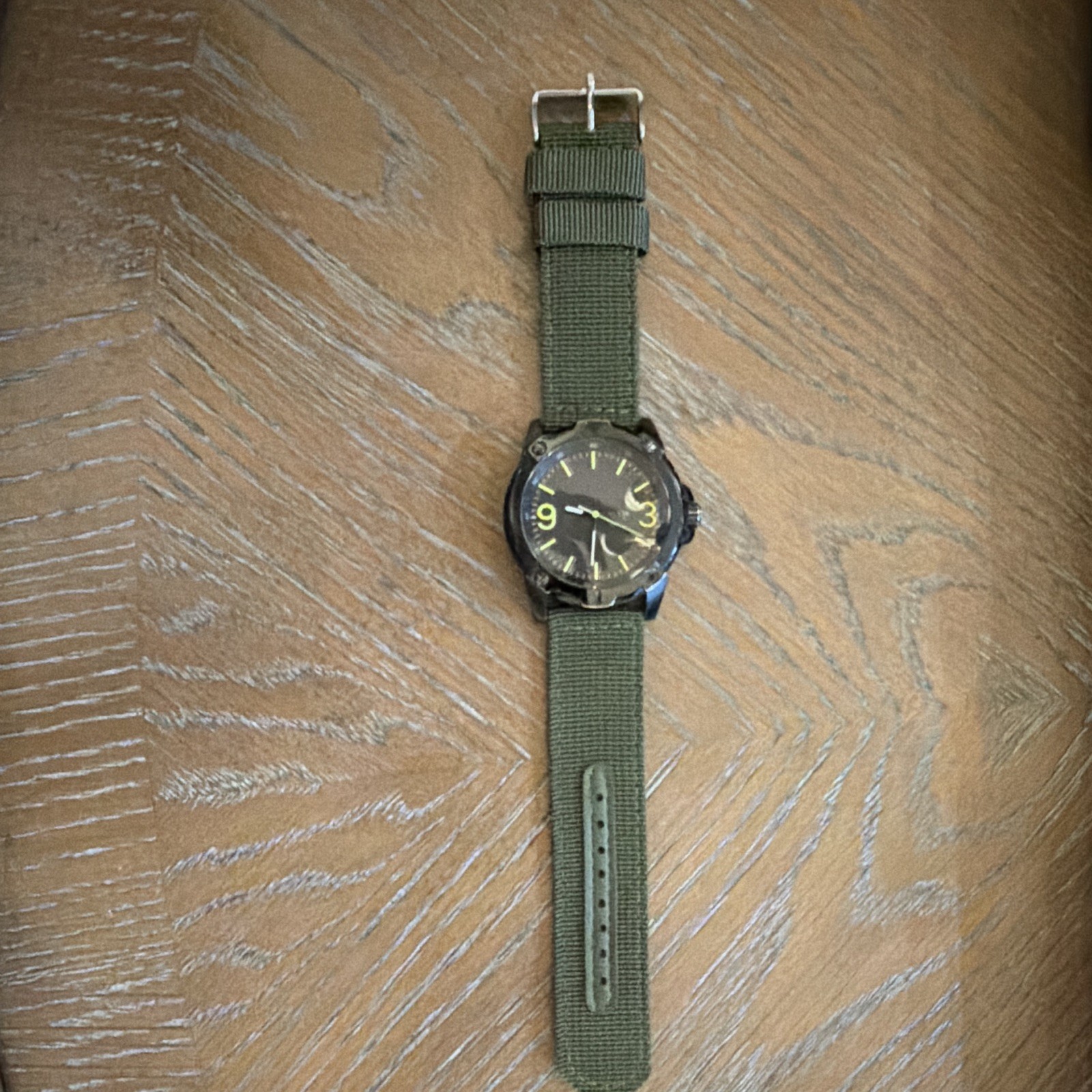 Guess Quartz Analog Watch Black Dial Black Steel Case Green Nylon Strap 45mm