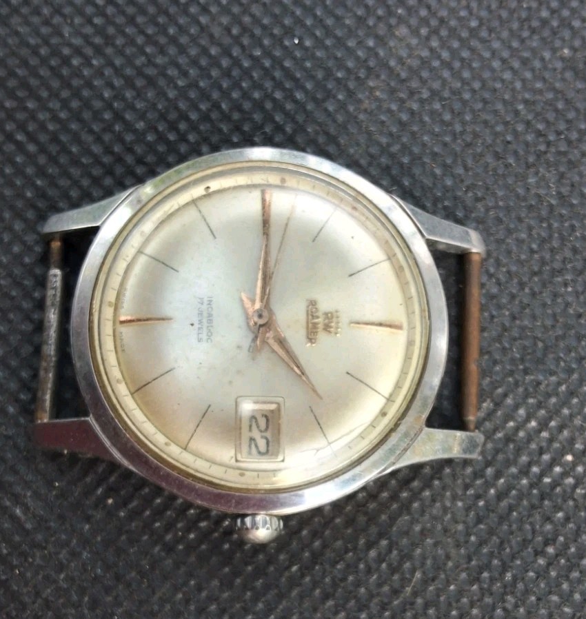 Vintage Roamer Manual Wind Date 17 Jewels Swiss Made Wrist Wrist Watch 35 mm.
