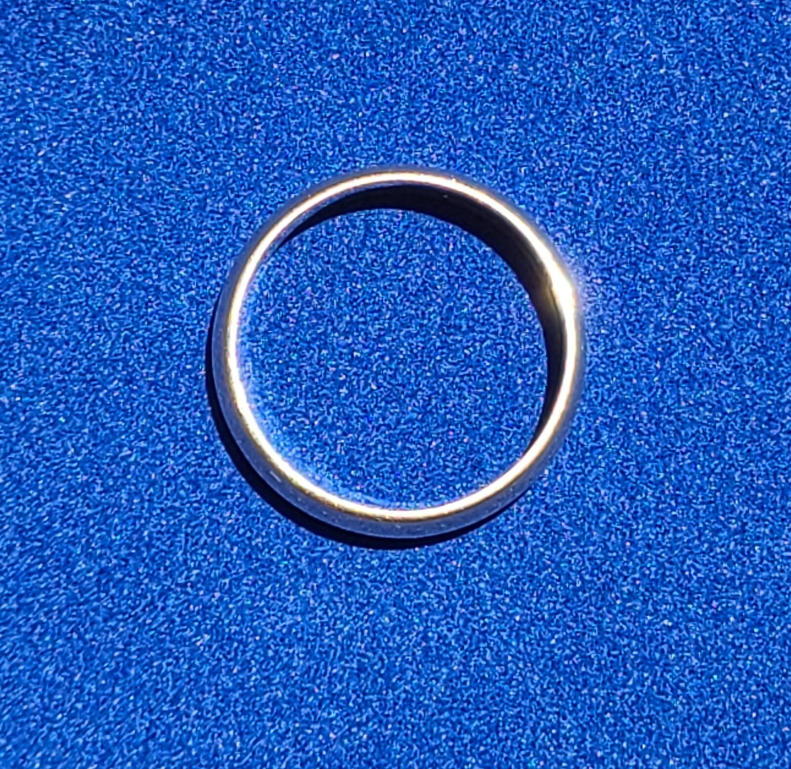 14k Yellow Gold Artcarved Brand Ring Size 7 with a 5mm Width