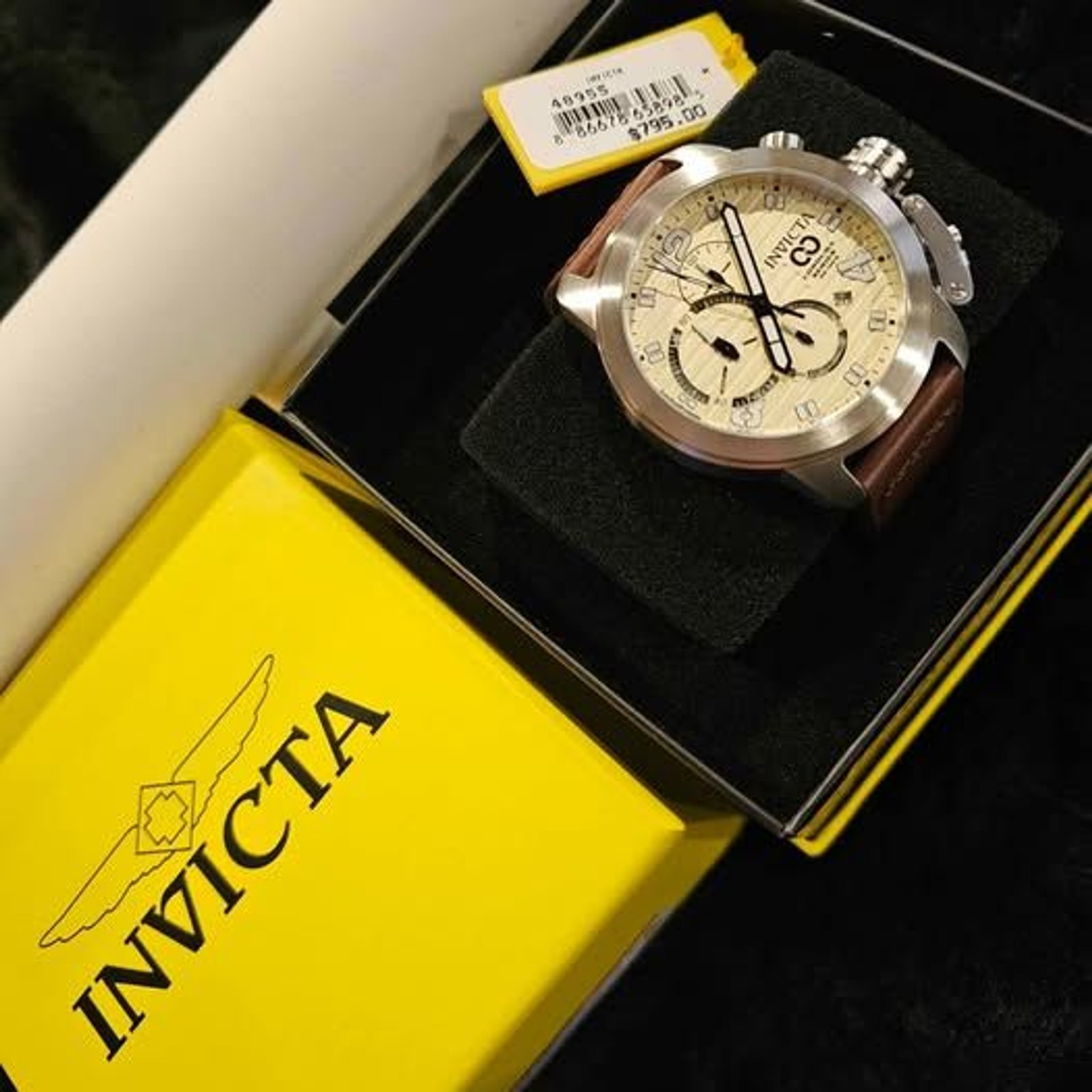 Invicta 46MM Corduba with Canteen Case and leather band. New in box!