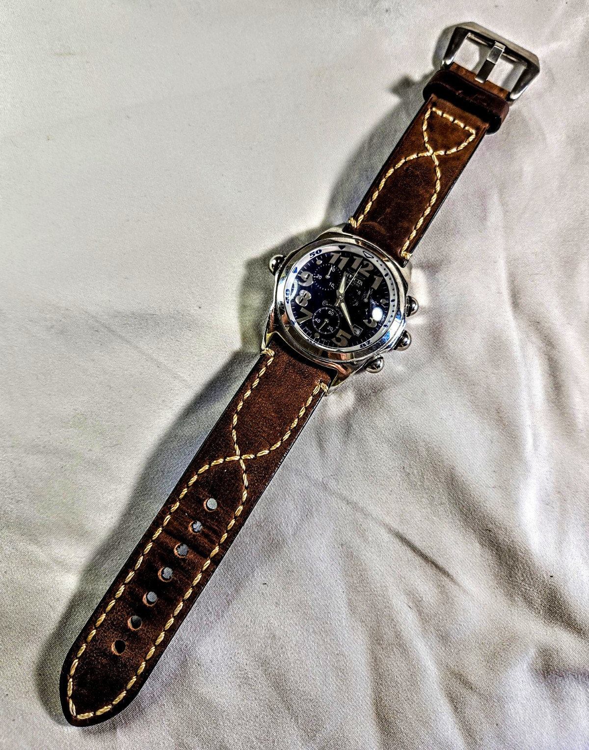 Invicta 2142 Chronograph Date Quartz 100m Black Dial Brown Leather Strap