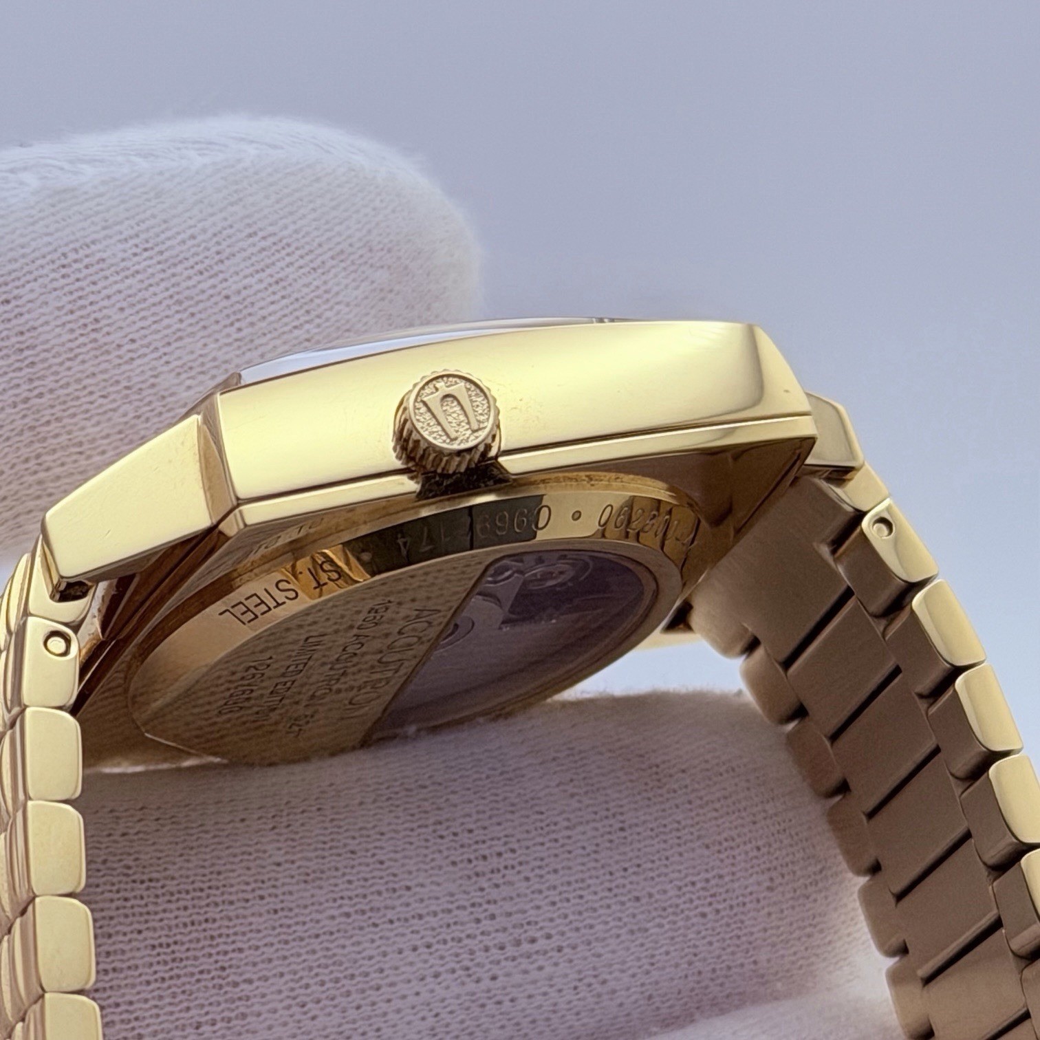 Accutron Legacy 521 2SW7A002 Silver Dial Gold Tone Steel Box Papers