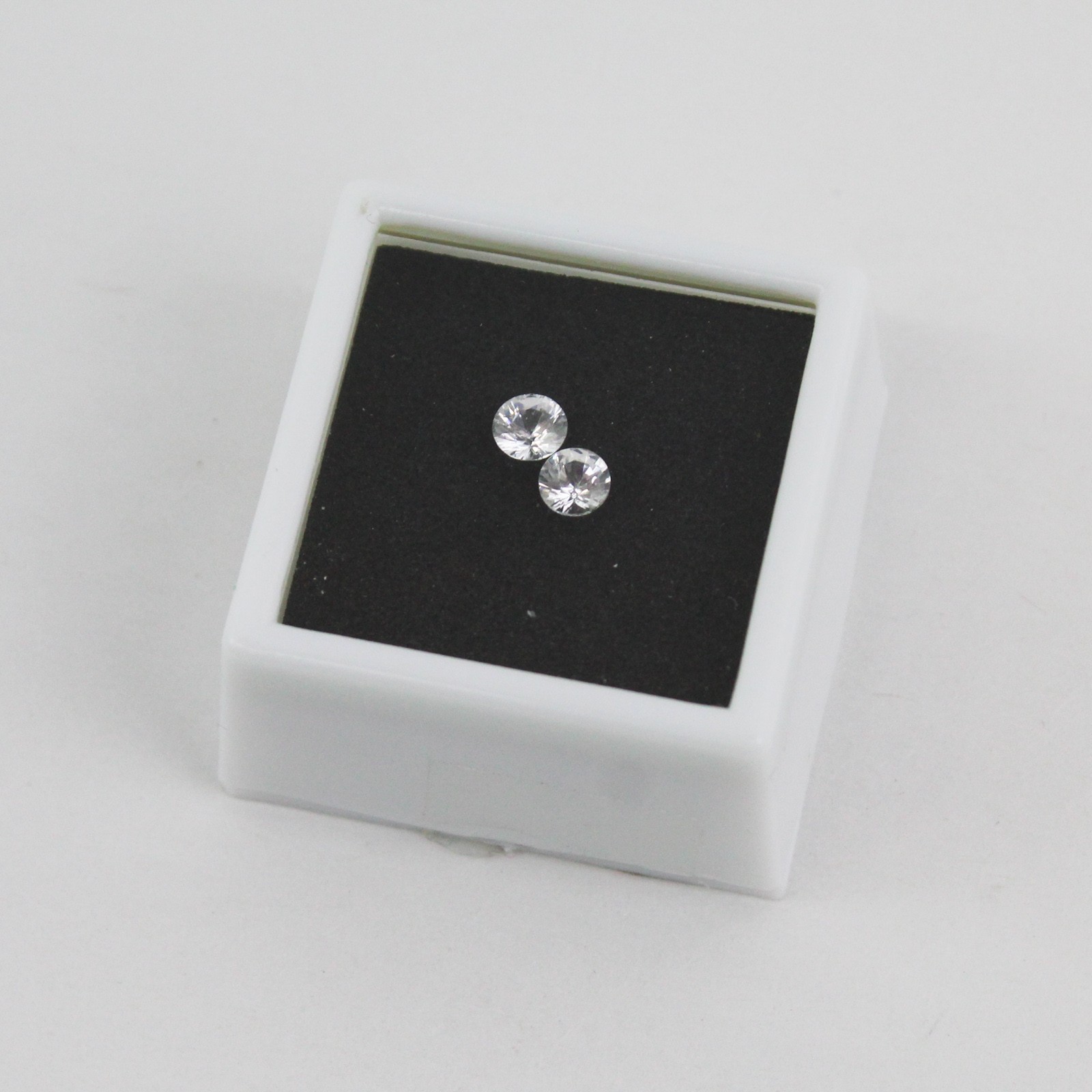 Set of 2 White 0.85CTW 5mm lab Created YAG Yttrium Aluminum Garnets