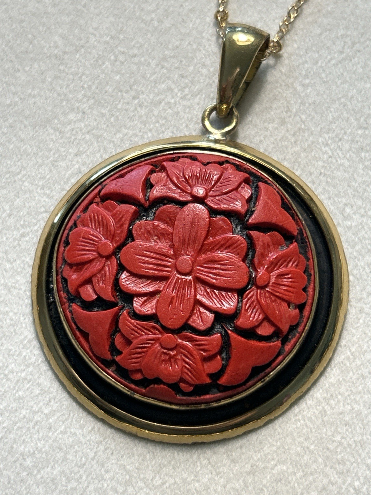 Vintage Carved Cinnabar Pendant Necklace Red Floral Medallion Gold Tone 16” 60’s