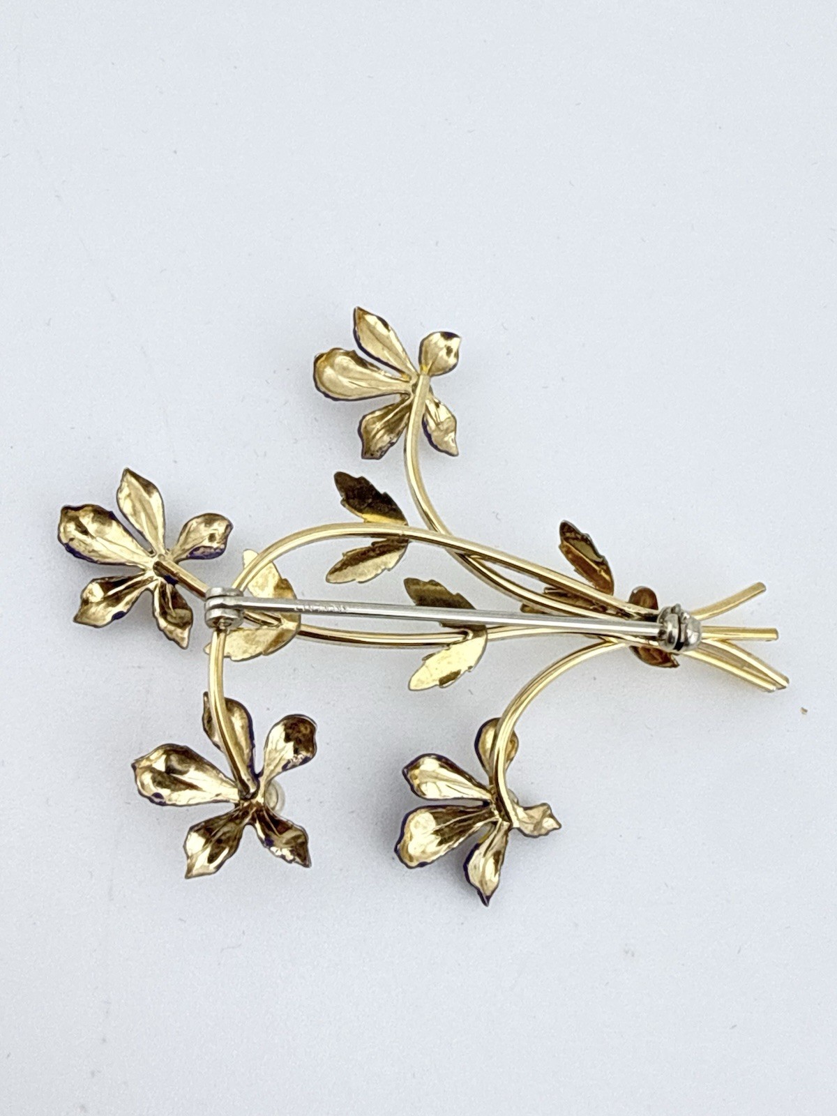 KREMENTZ VTG 14K OVERLAY ENAMEL CULTURED PEARL LILY BROOCH & EARRINGS K116E