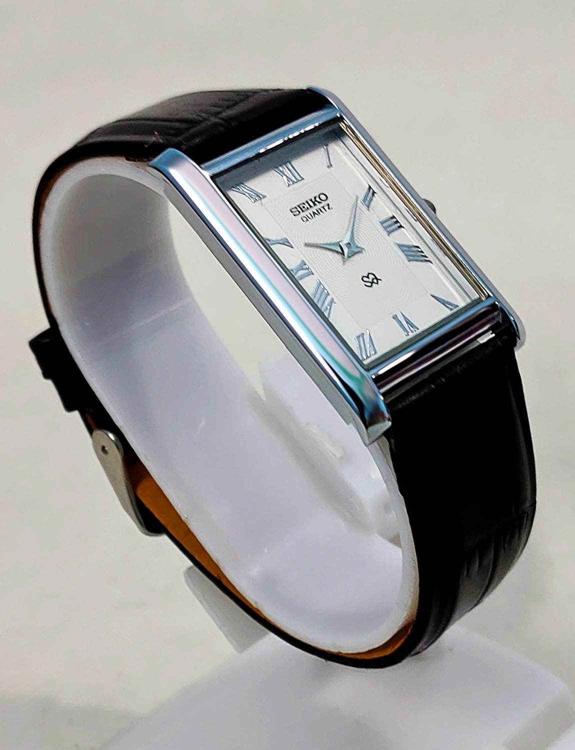 Vintage Style Seiko Tank White Dial Quartz 27mm Men Slim Wristwatch