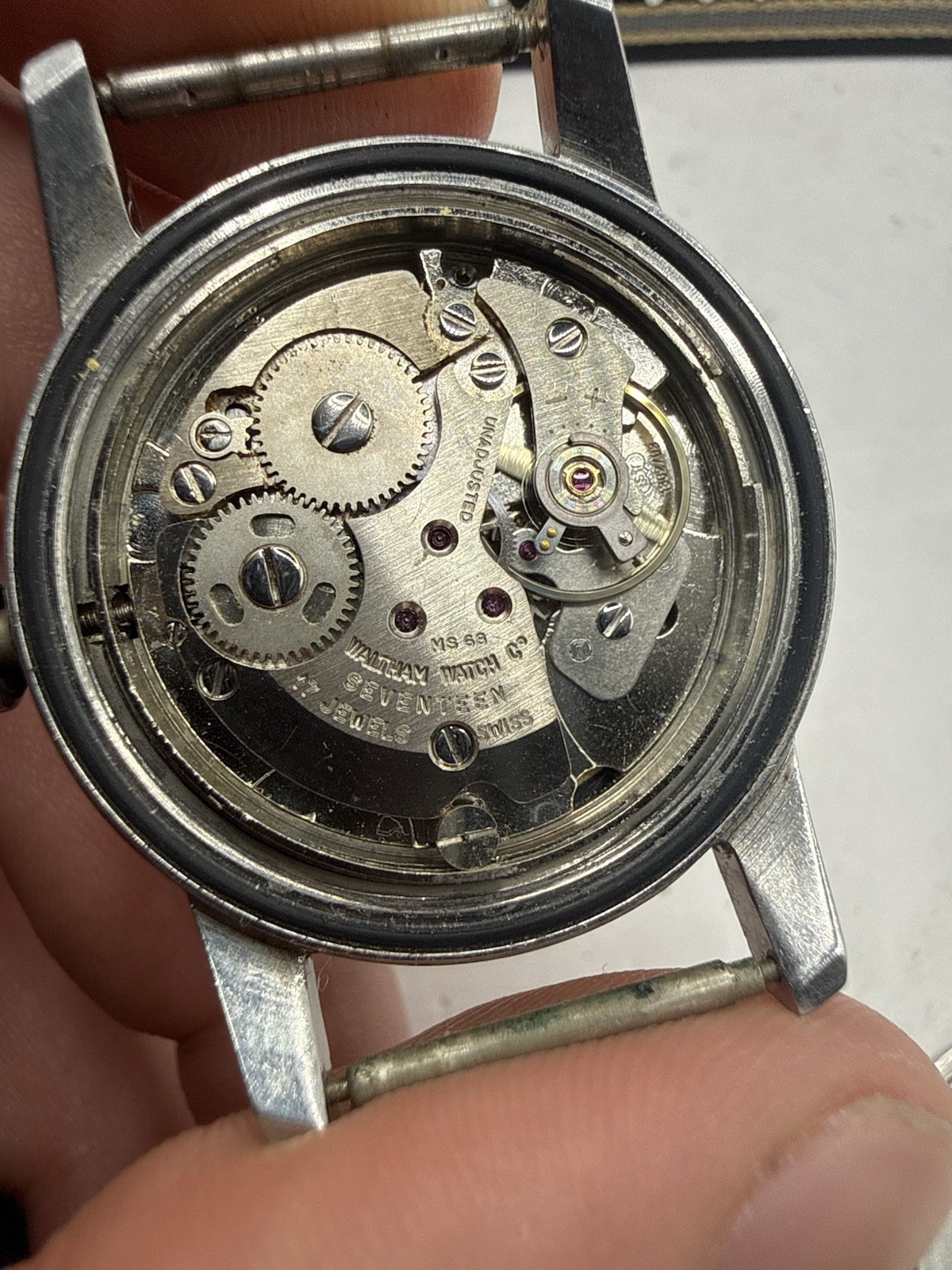VINTAGE Waltham Diver Style Watch 17 Jewels Date Rotating Bezel Black Dial RUNS