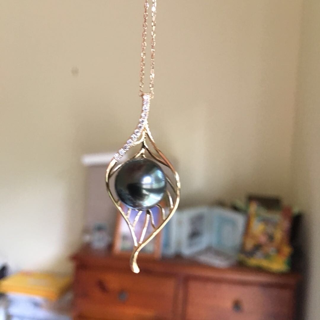 10.8mm Peacock Black Baroque Tahitian Pearl KG38