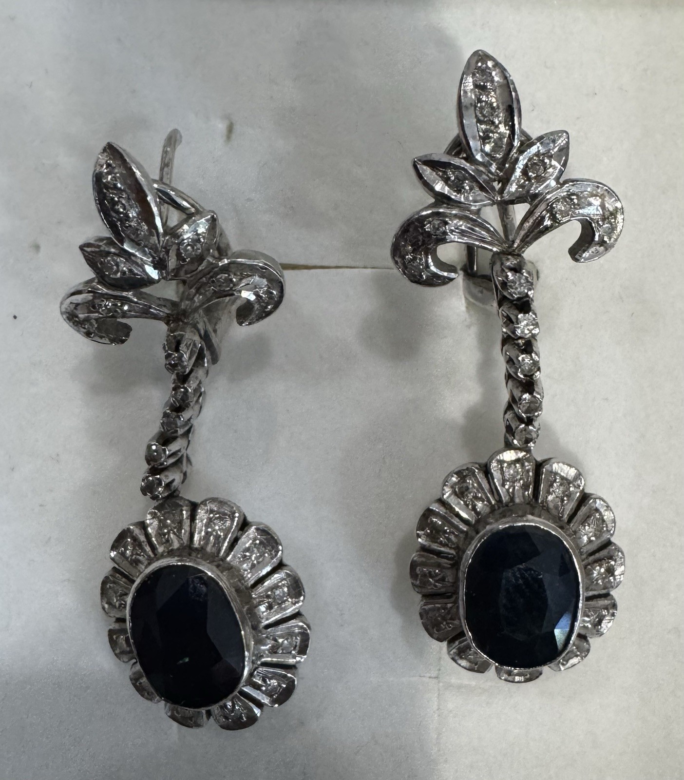 Silver-palladium Earrings Oval Sapphire w. Diamond Omega Back Silver-Blue