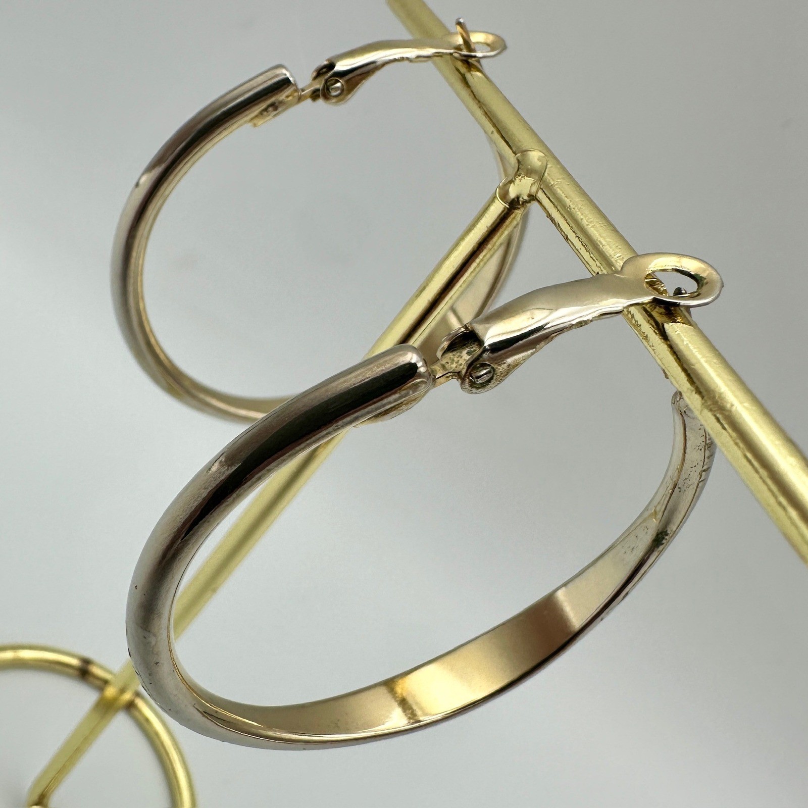 Silver Tone Tapered Hoop Earrings Latch Back 1.5 Inch Medium Hoops