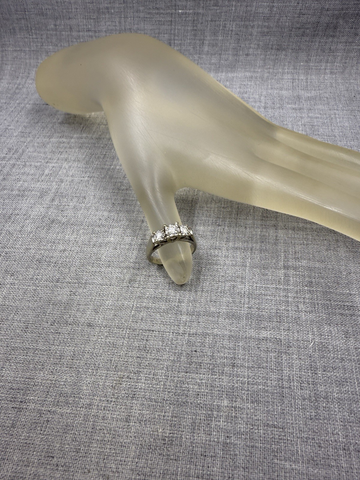 10K White Gold 0.25 ctw Three Diamond Ring Size 5 (3.2 Grams)