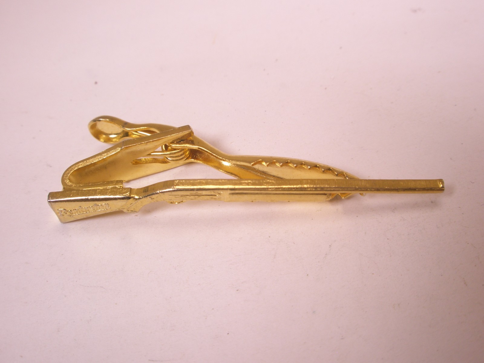 Remington Semi Automatic Shotgun Vintage AYCOCK Tie Tack Bar Clip rifle hunting