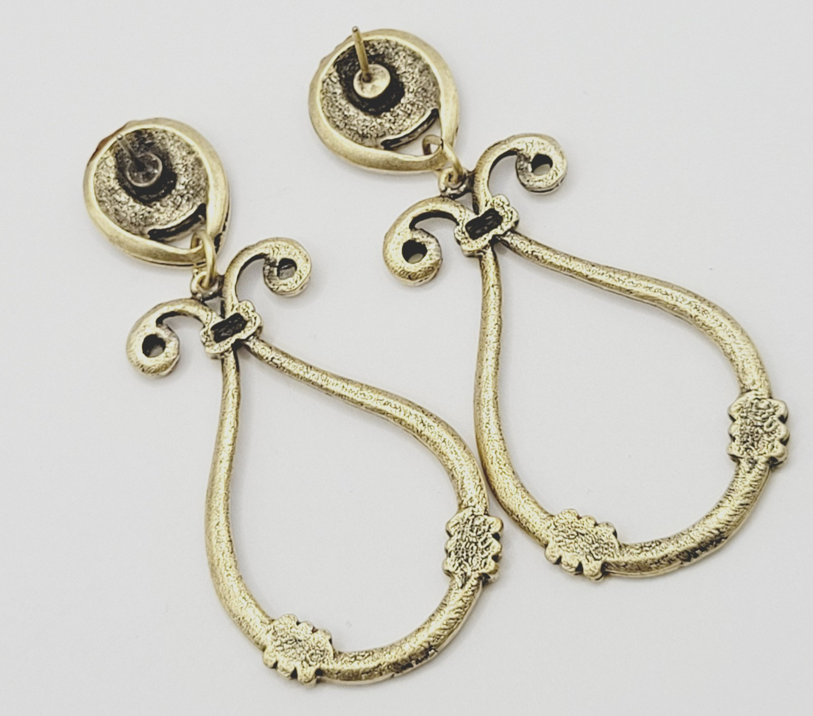 Modern Geometric Loop Hammered Look Ornate Stud Mix Metal Tone Pierced Earrings