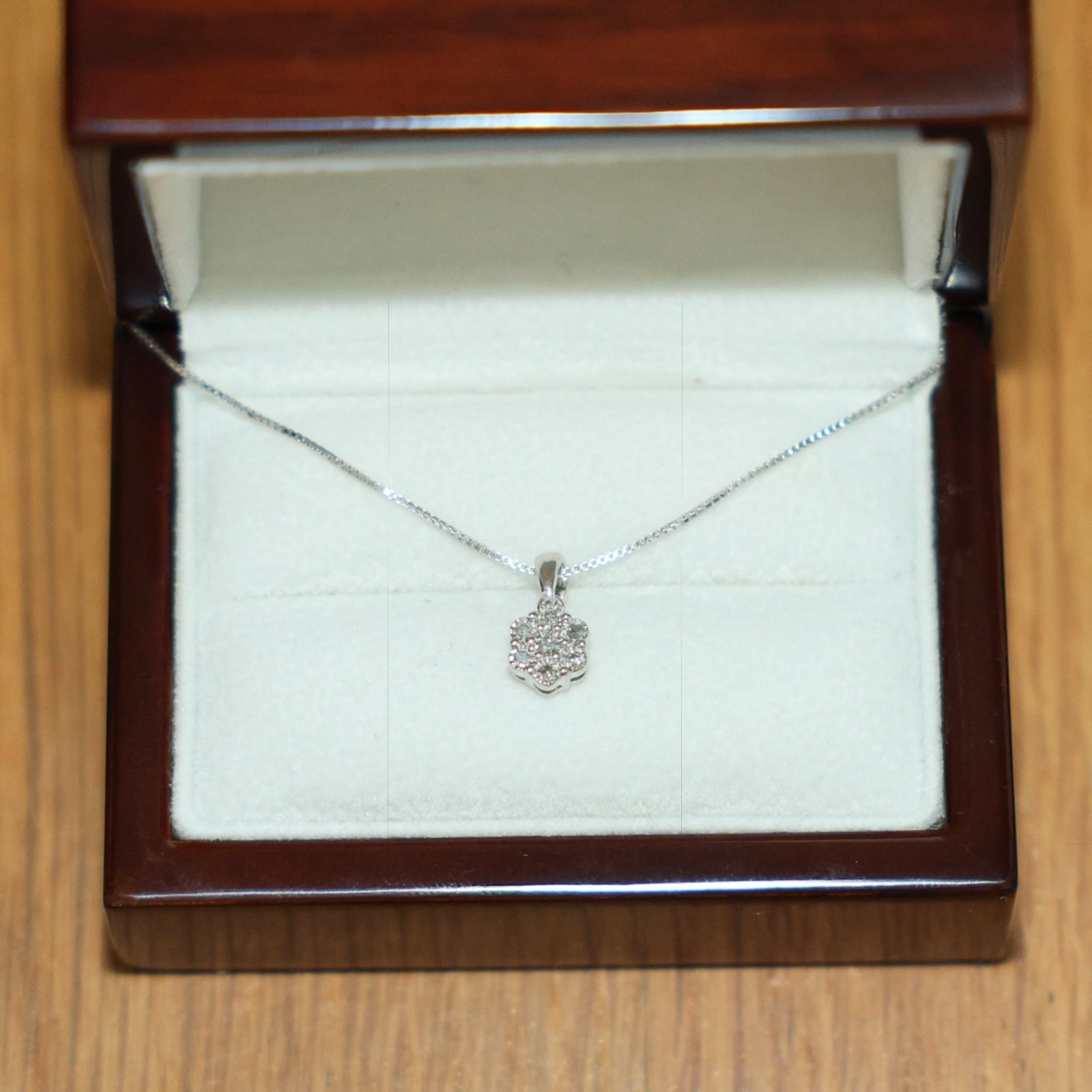 $200 EFFY 925 Sterling Silver 18″ Chain Necklace and Pendant, 7 Genuine Diamonds