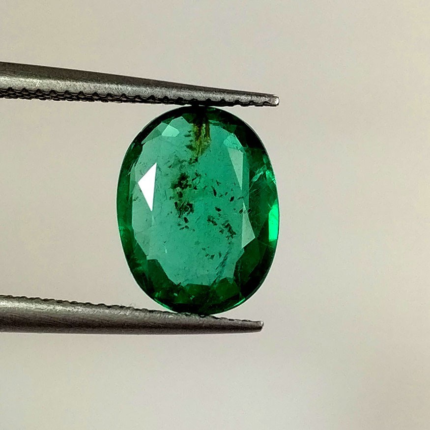 1.83ct Natural Emerald beautiful oval cut vivid green good luster gemstone