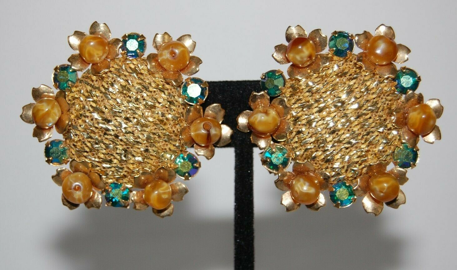 Elegant Vtg 1980’s Golden Flower Design Gold Lame Beaded Statement Clip Earrings