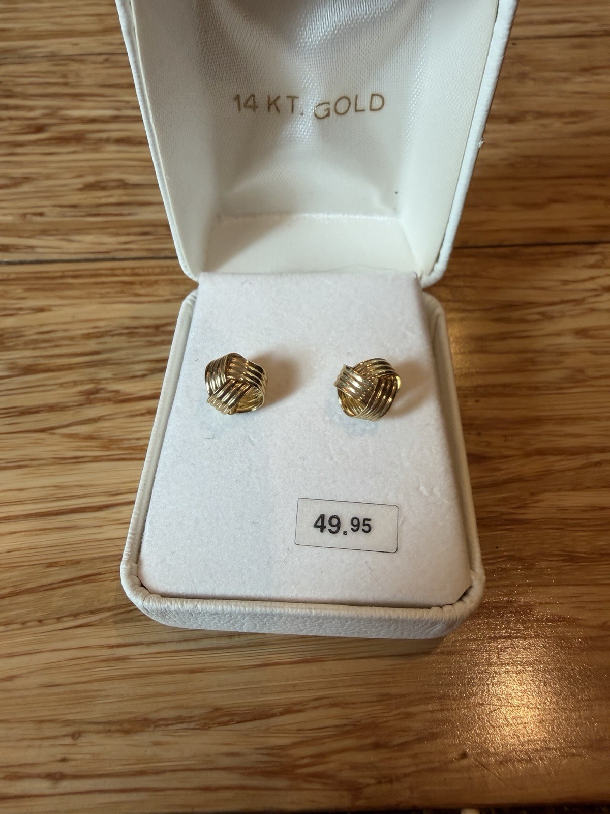 14k Yellow Gold Polished Love Knot Stud Earring .81 grams 10MM