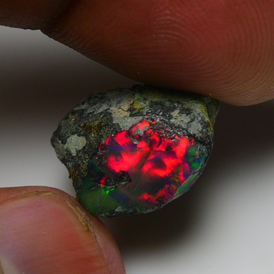 Ethiopian Black Opal Rough Natural 10.00 Carats 18X16 mm Gemstone For Jewelry