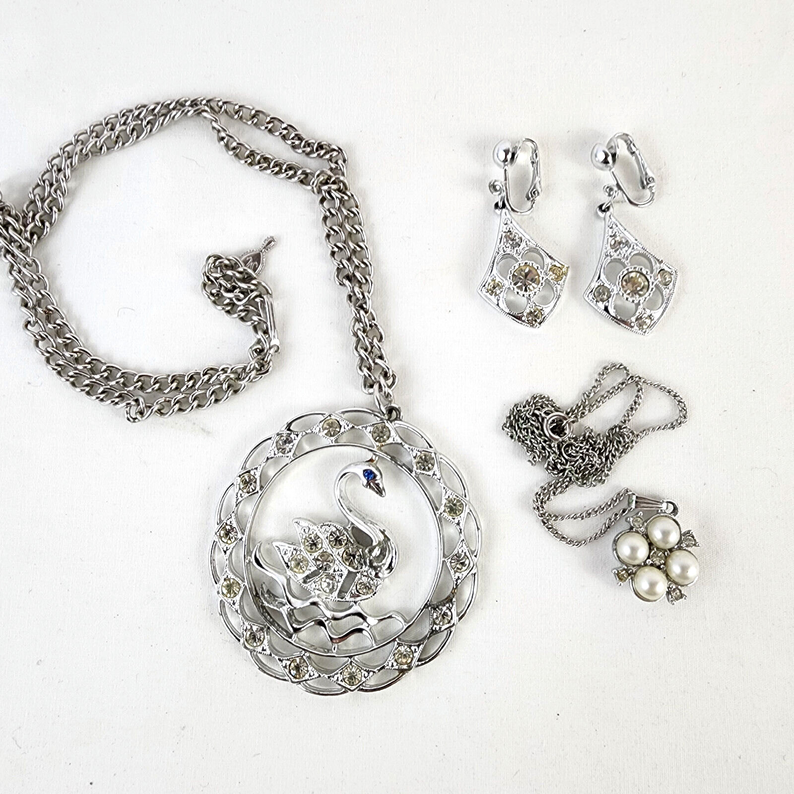 Sarah Coventry Jewelry Lot 3 Pieces 2 Necklaces 1 Earrings Vintage