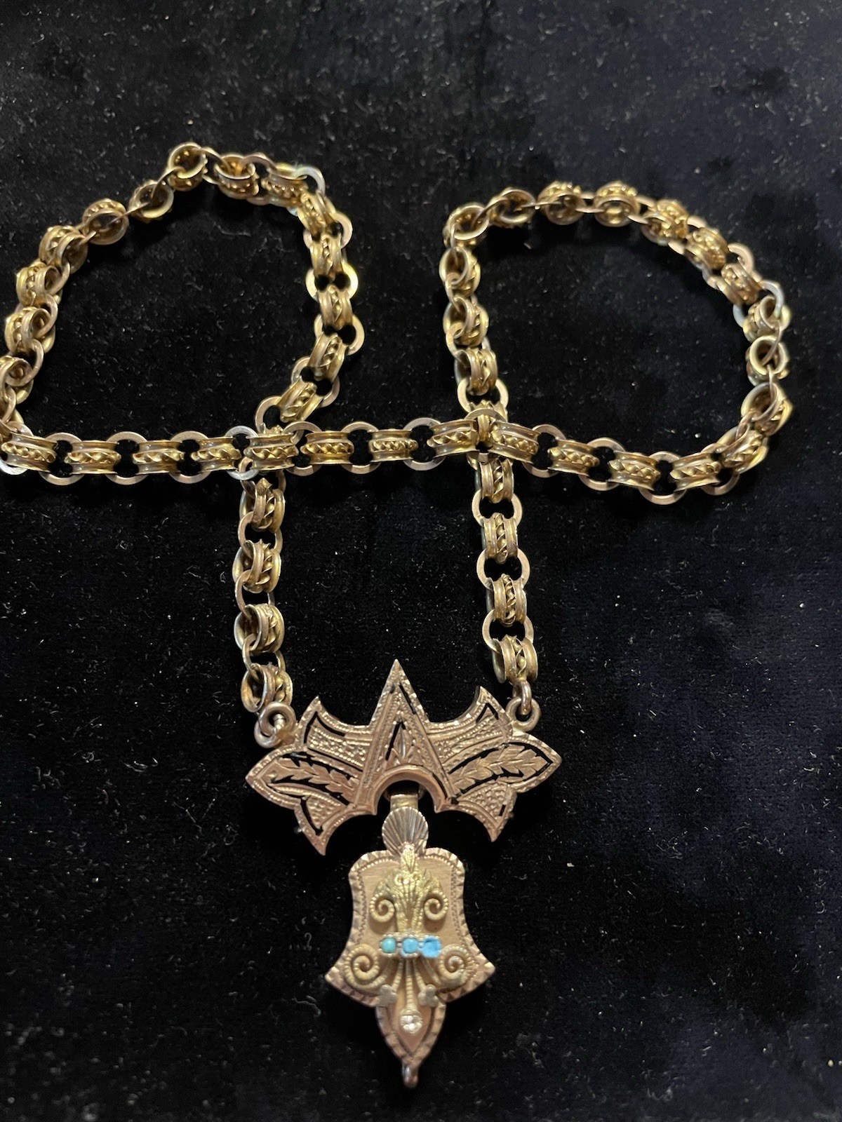 Beautiful Book Chain 10K Gold With Pendants