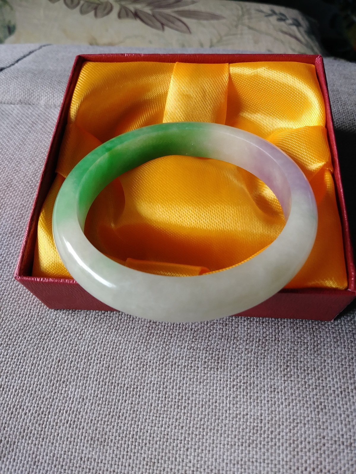genuine jadeite apple green and lavender jade bangle 57mm/48.6g