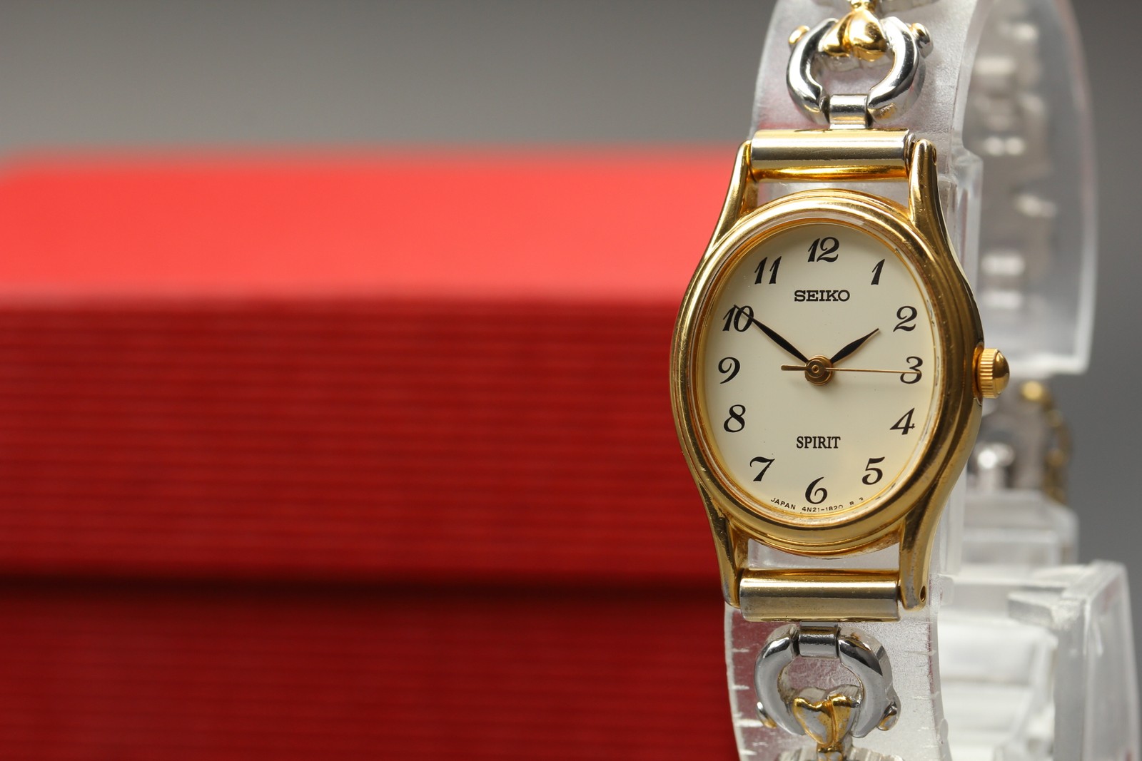 Vtg 1995 N MINT Seiko Spirit 4N21-5200 Quartz Gold Oval SGP Womens Watch JAPAN