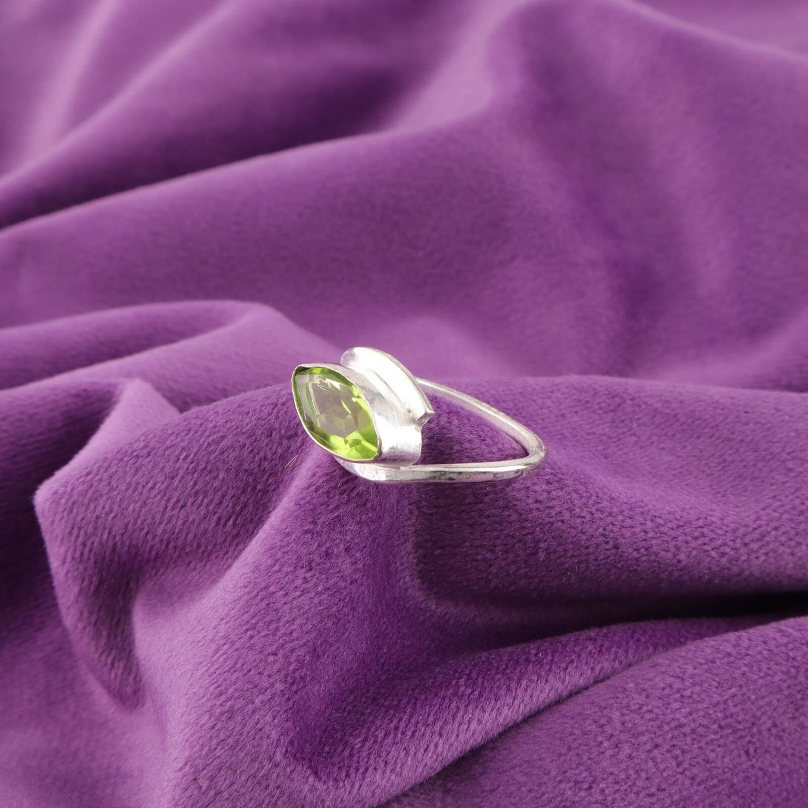 Gift For Her Natural Peridot Stackable Ring Size 925 Silver