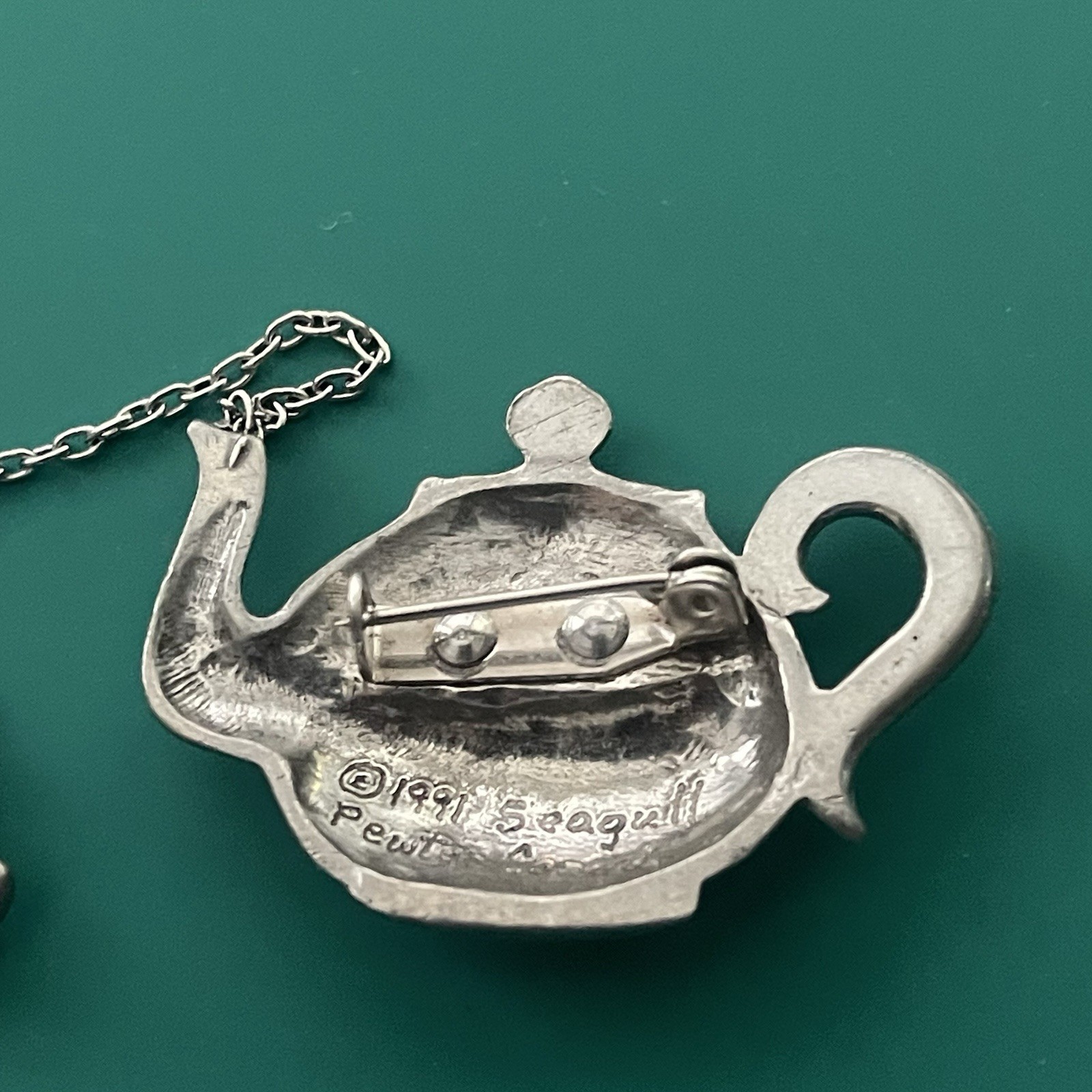 Vintage 1991 Pewter Teapot and Teacup Brooch Seagull Pewter Canada