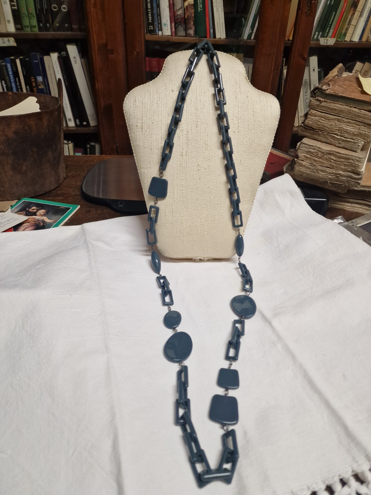 Grey long plastic necklace cm. 120s Vintage (V3) ^