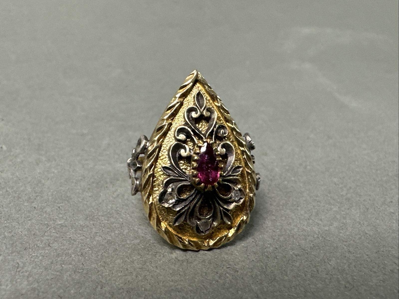 Vtg 1950s Ornate 18k Ruby 9.8g Sz 7 Ring Estate Find NR